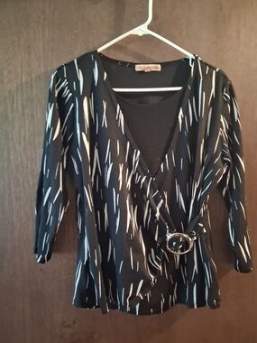 Notations Black Abstract-Print Wrap Blouse with Buckle